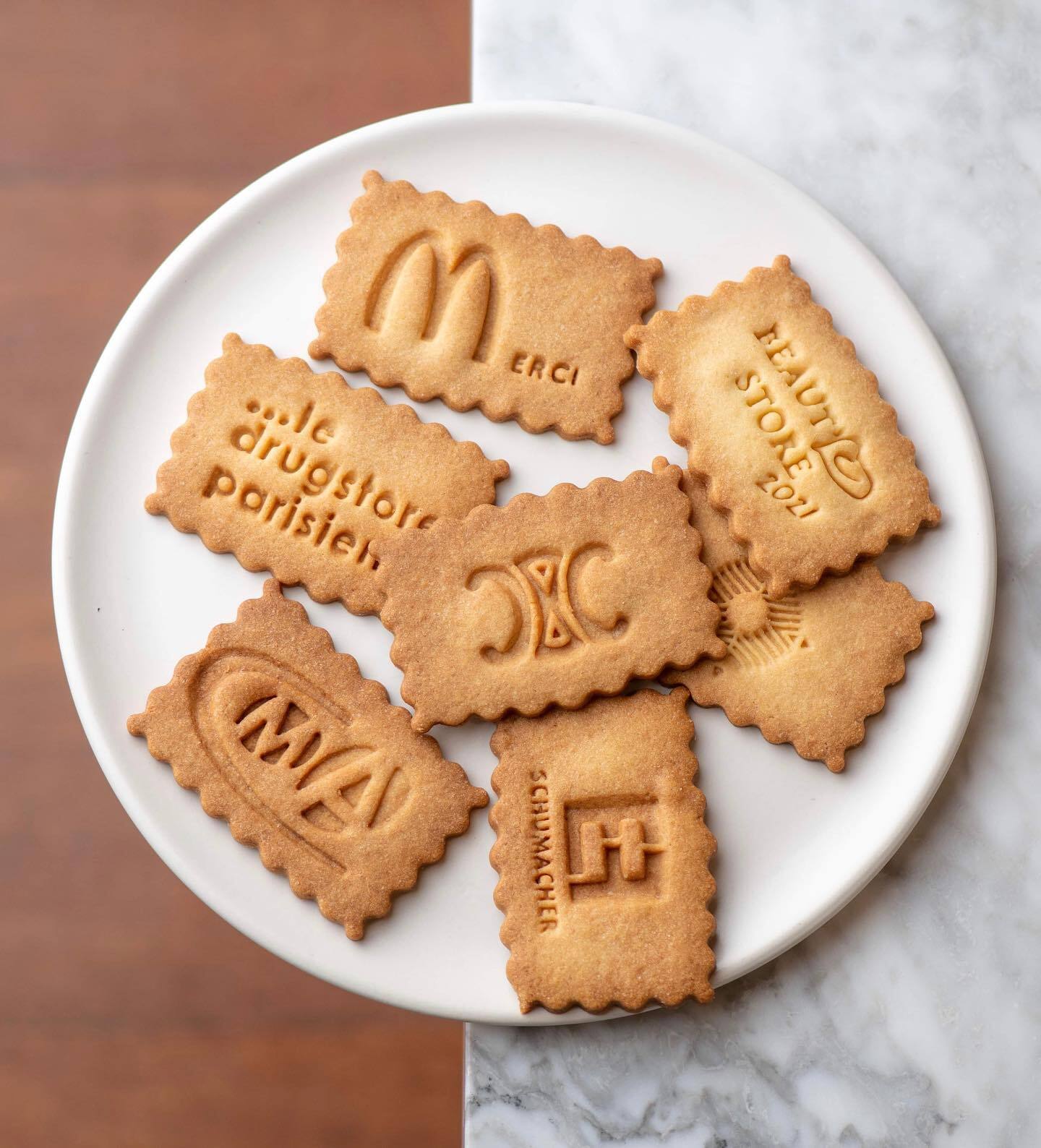 Le biscuit personnalisé avec des logos d'entreprise
