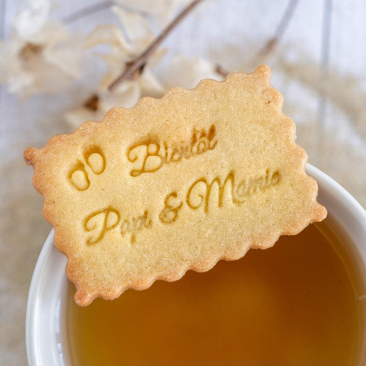 Biscuit à message pour annoncer une grossesse aux futurs grand-parents par Le Petit Biscuit Français